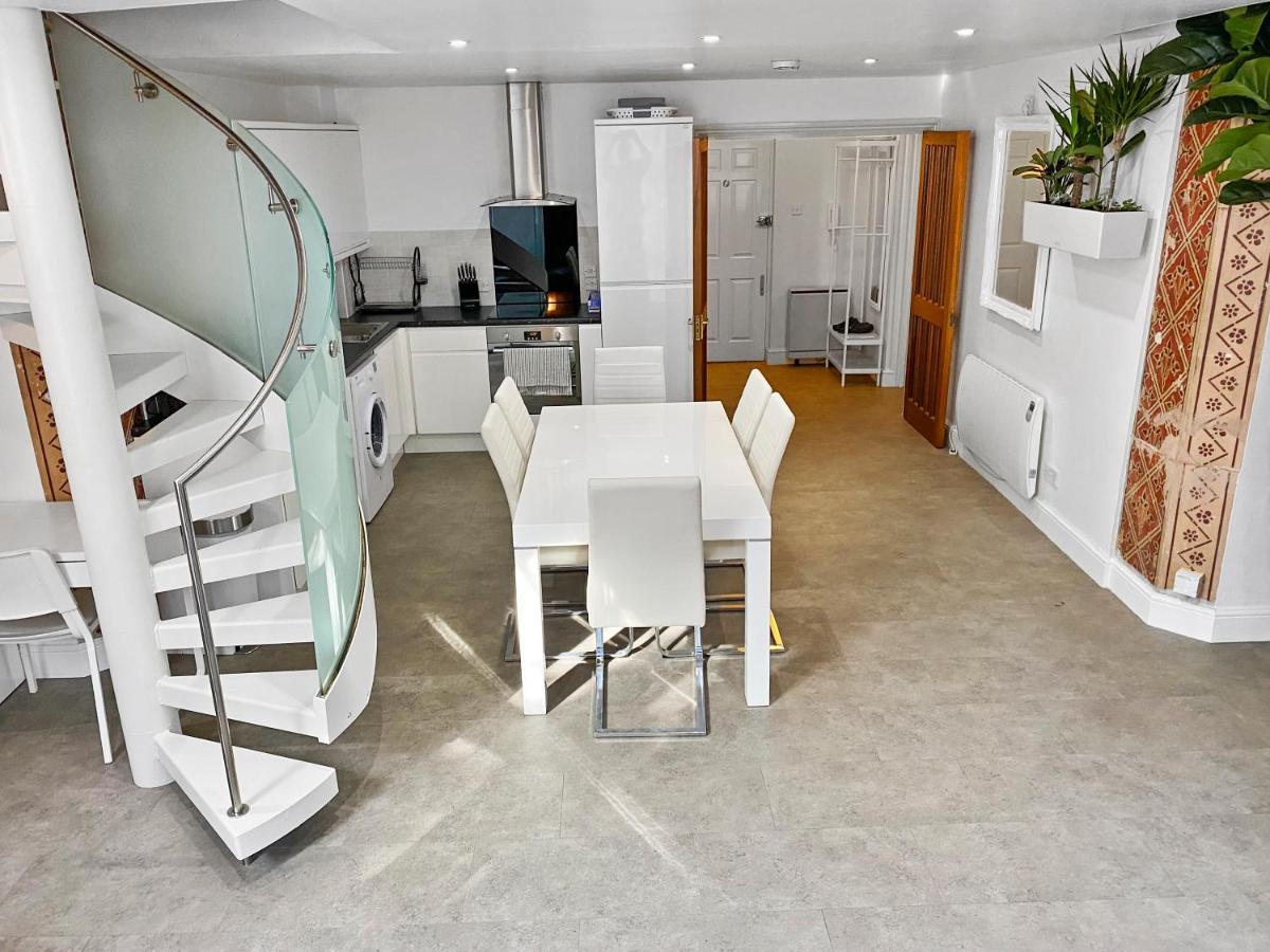 Rare 1-Bed Church Converted Apartment In London Luaran gambar