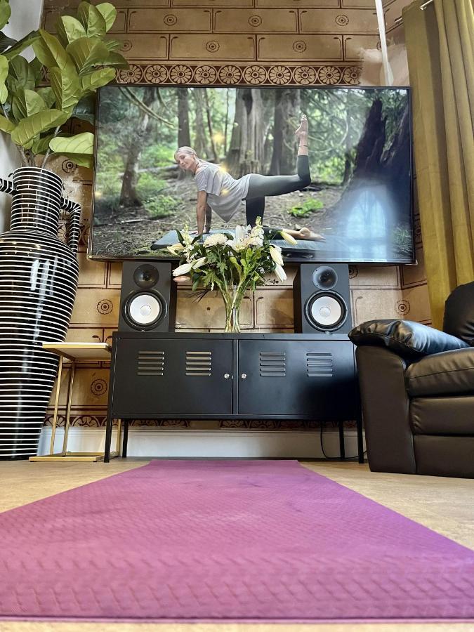 Rare 1-Bed Church Converted Apartment In London Luaran gambar